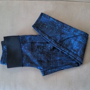 Lululemon Keep Your Form Tight 25" in City Lights Multi Black Size 8